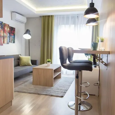 Empire Luxury *