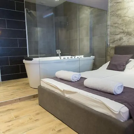 Pensjonat Empire Luxury *